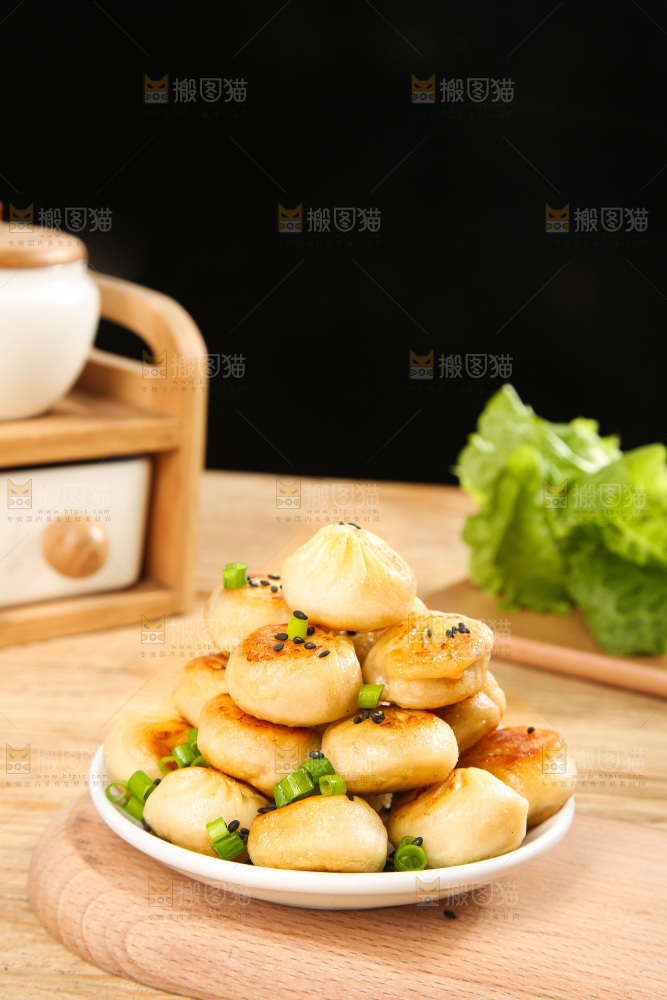 木底上的拇指生煎