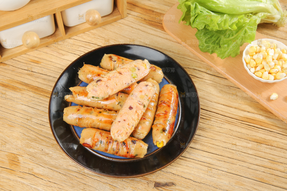 木底上的膳食蔬菜肠