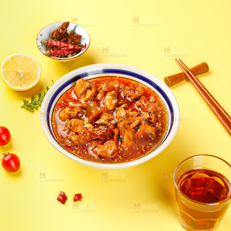 浅底上的鱿鱼脆