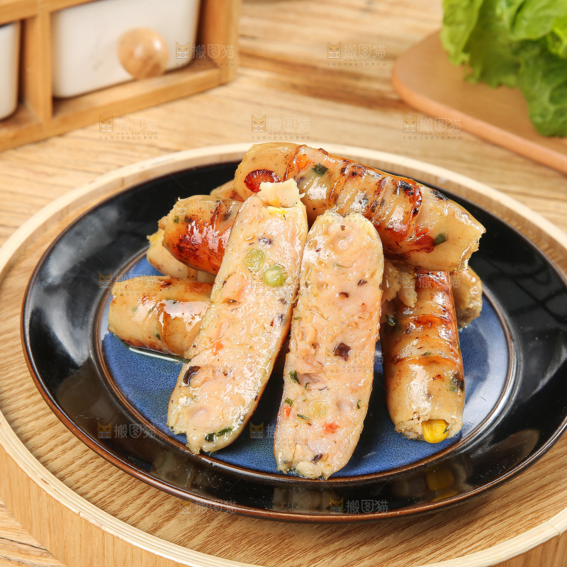 木底上的膳食蔬菜肠