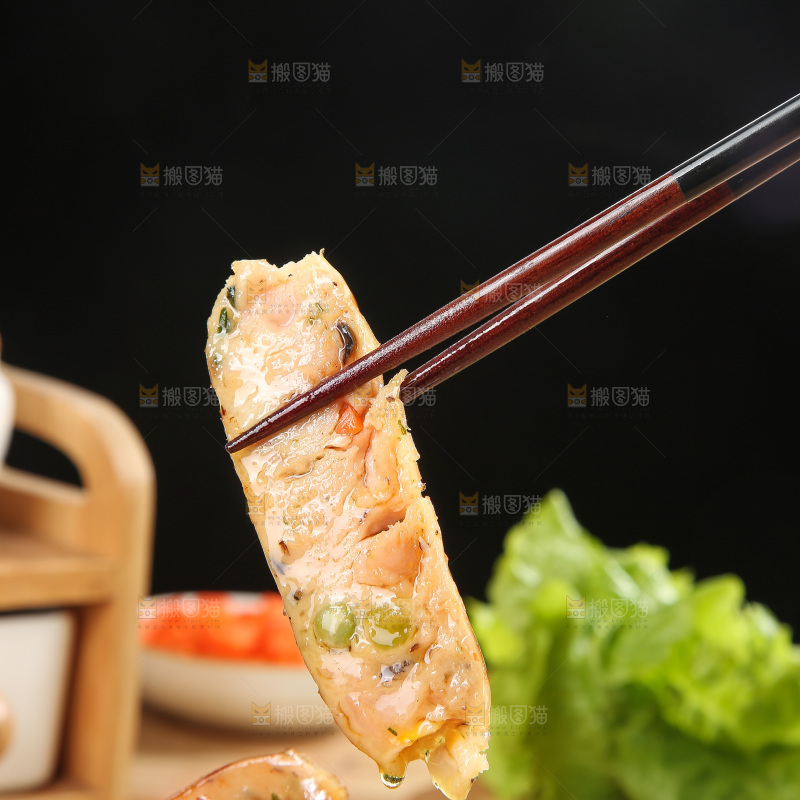 木底上的膳食蔬菜肠