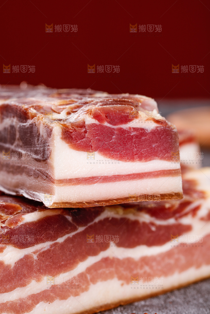 深底上的五花咸肉