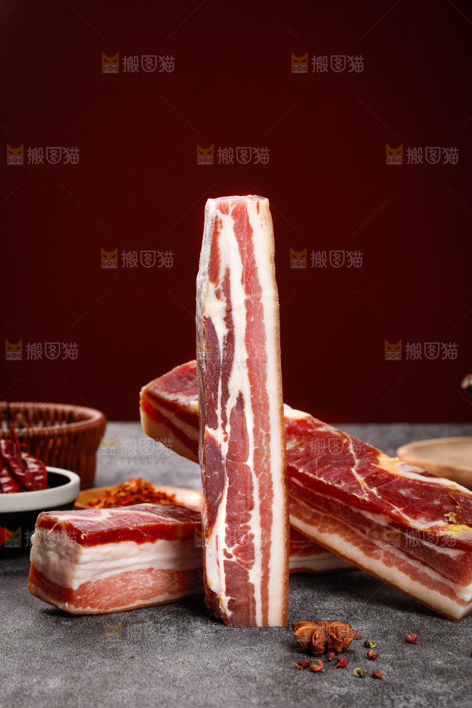 深底上的五花咸肉