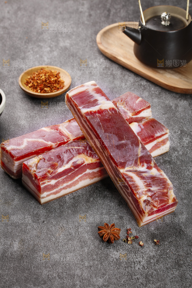 深底上的五花咸肉