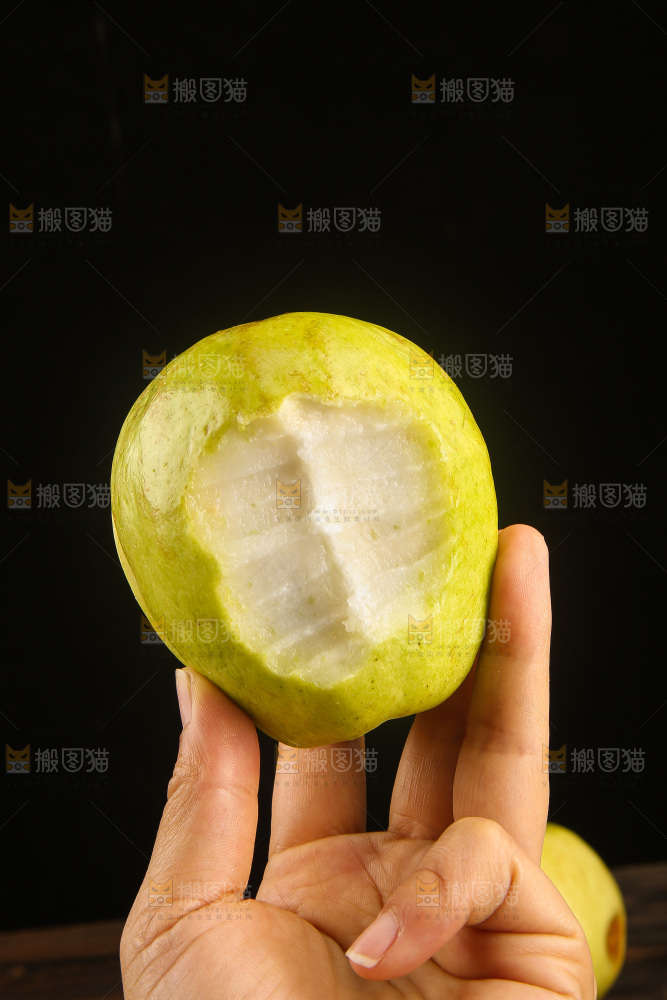 深底上的奶油芭乐