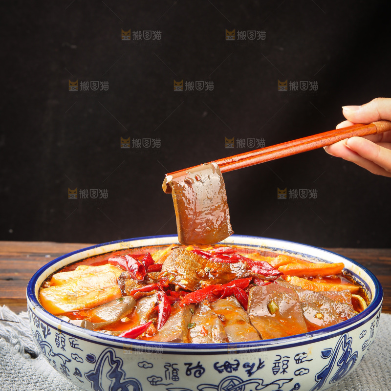碗里的毛血旺