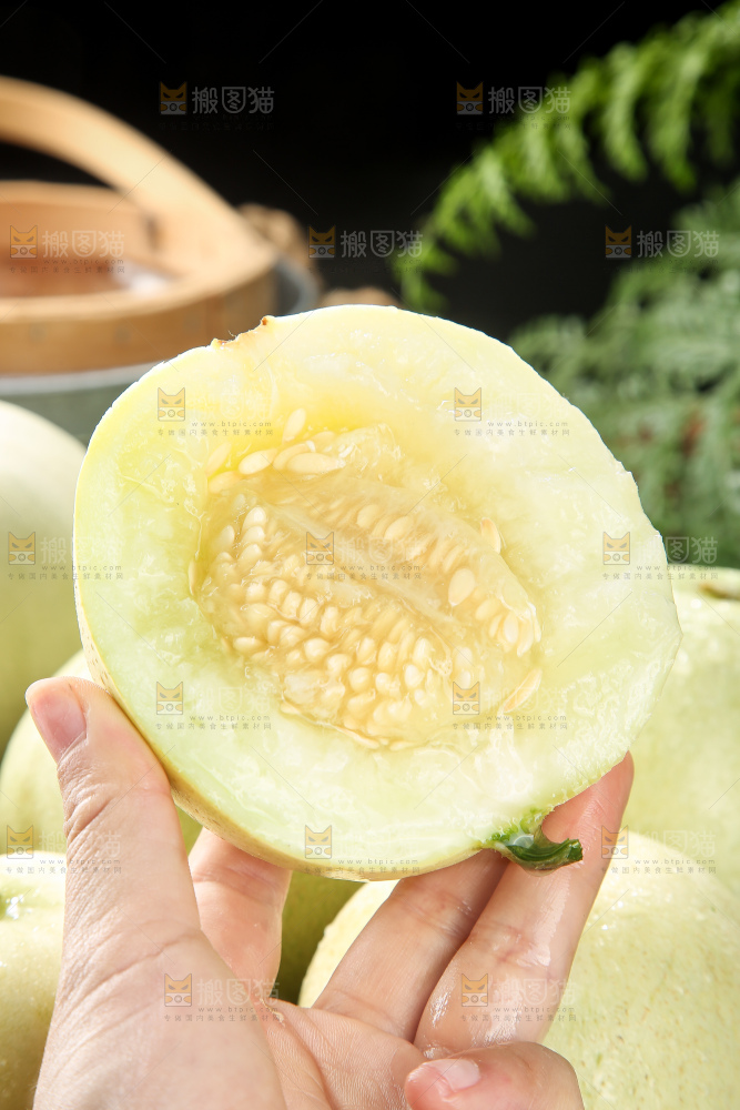 深底上的郁金香甜瓜
