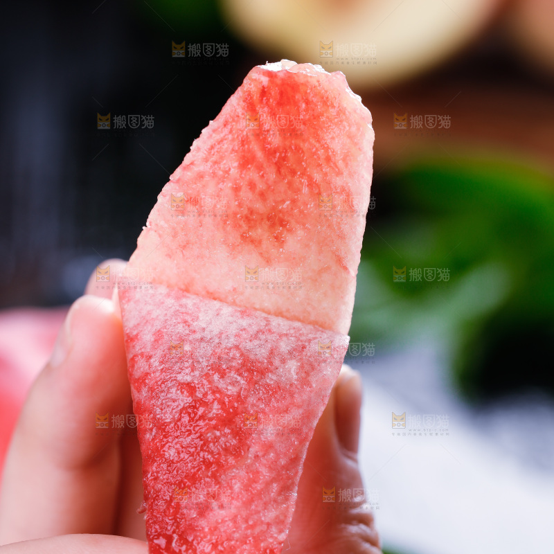 深底上的现摘水蜜桃