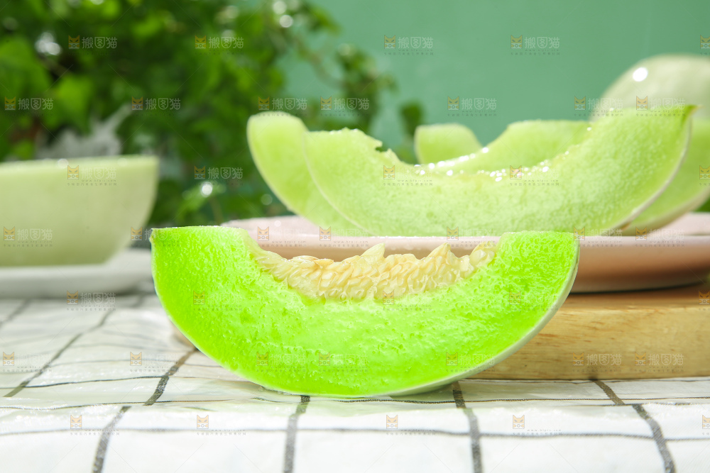 浅底上的玉菇甜瓜