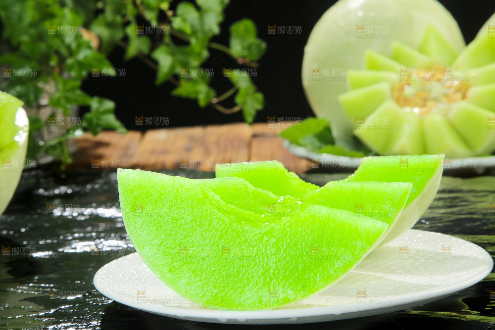 深底上的玉菇甜瓜