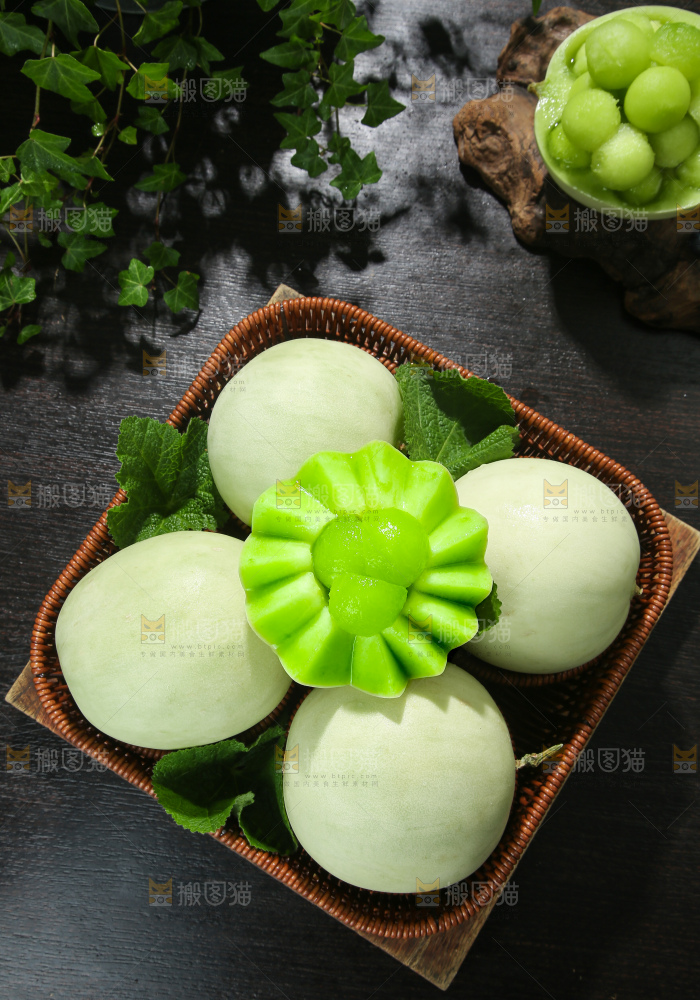 深底上的玉菇甜瓜
