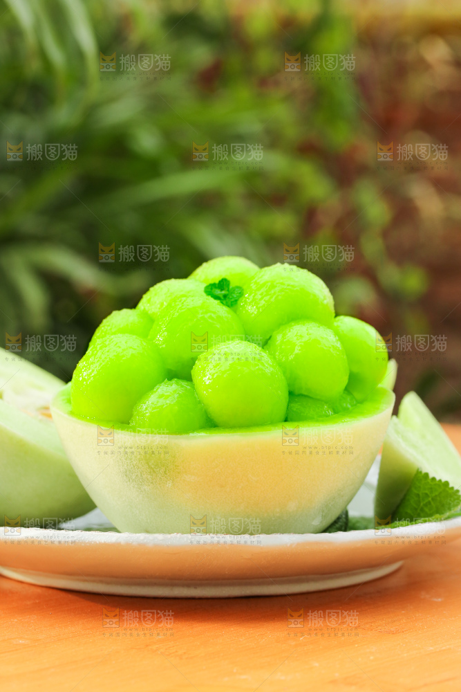 深底上的玉菇甜瓜
