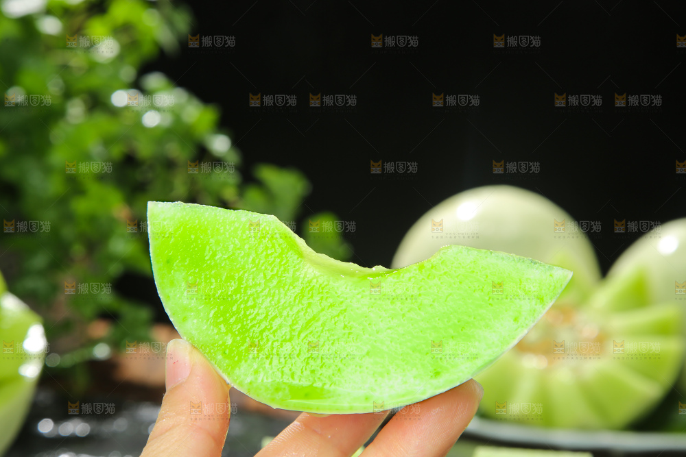 深底上的玉菇甜瓜