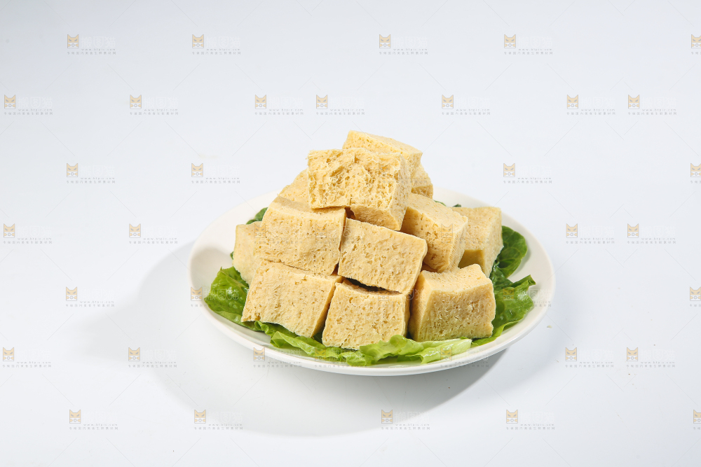 白底上的冻豆腐