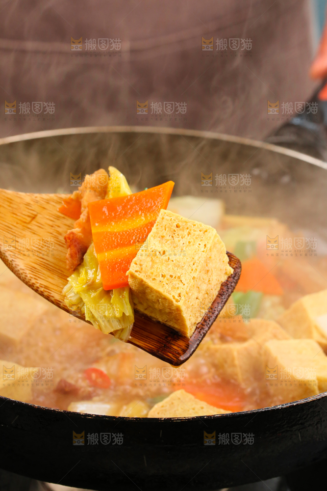 碗里的炖冻豆腐