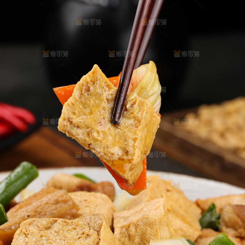 碗里的炖冻豆腐