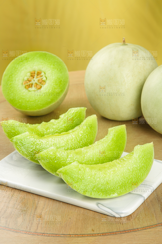 木底上的玉菇甜瓜