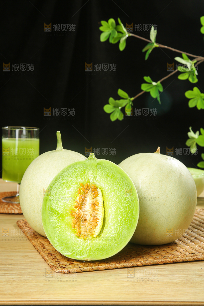 木底上的玉菇甜瓜