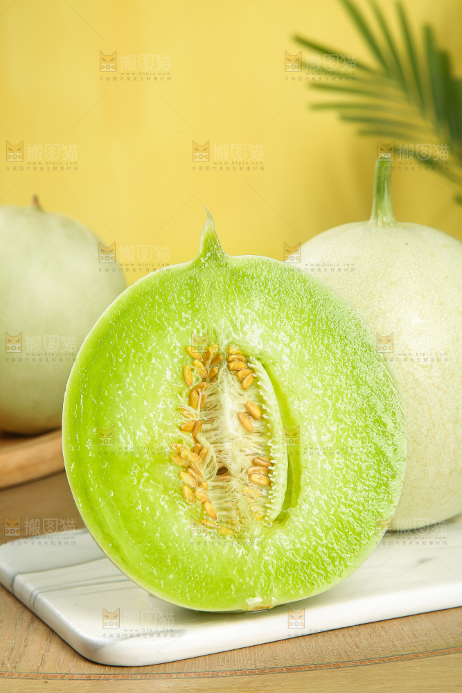 木底上的玉菇甜瓜