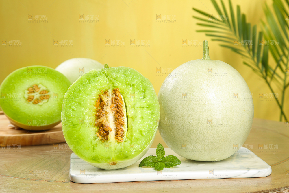 木底上的玉菇甜瓜