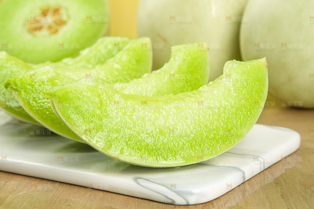 木底上的玉菇甜瓜