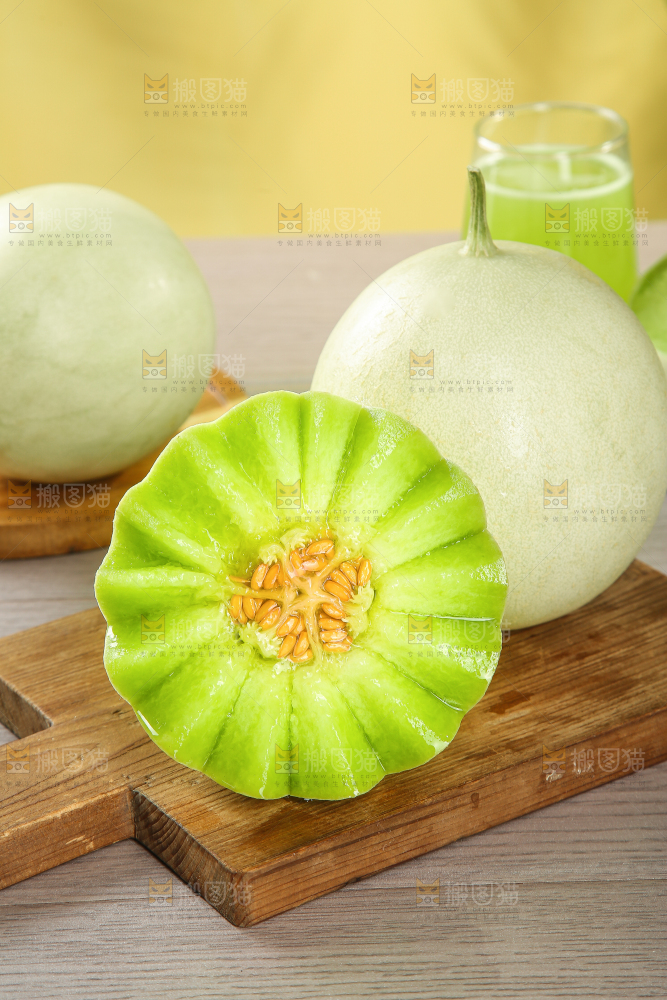 木底上的玉菇甜瓜