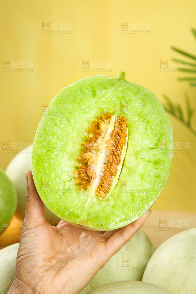 木底上的玉菇甜瓜