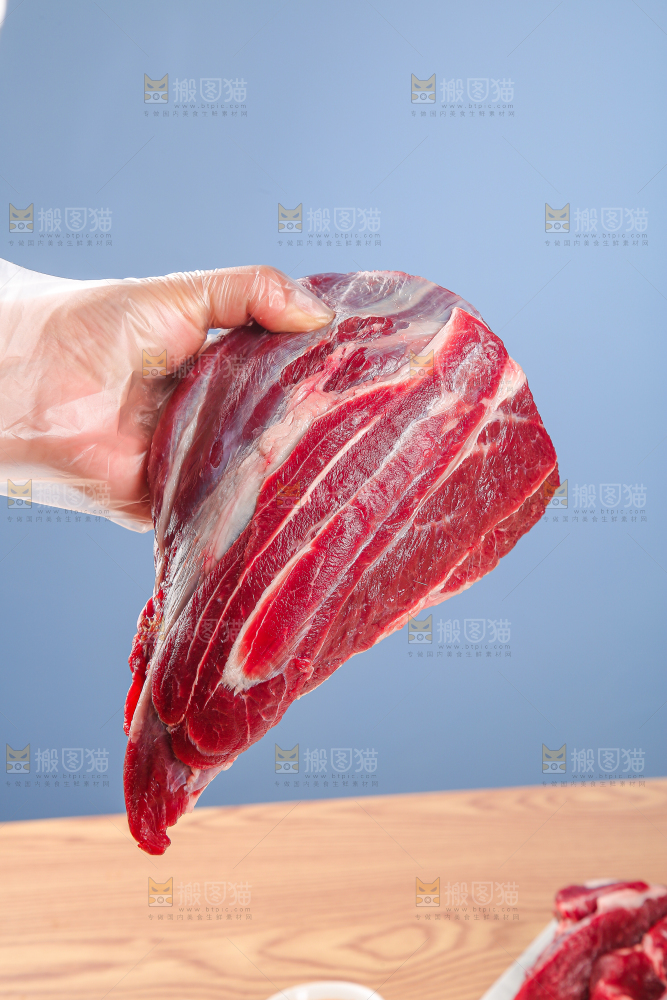 浅底上的牛腱子