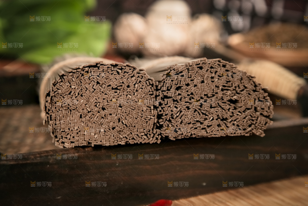 深底上的荞麦面