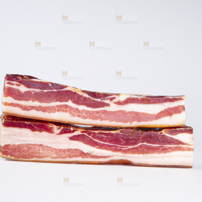 白底上的五花咸肉