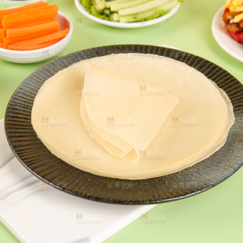 浅底上的卷饼
