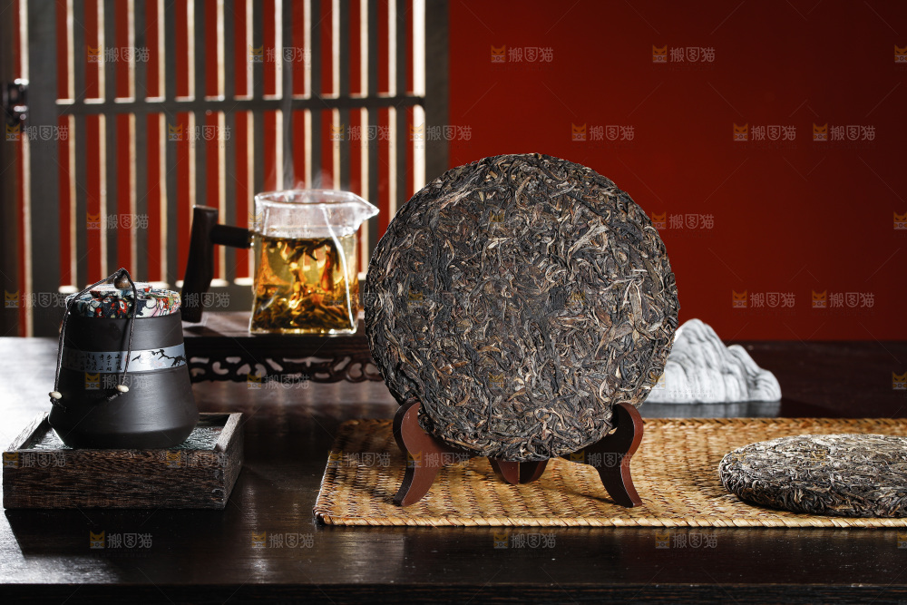 深底上的普洱茶