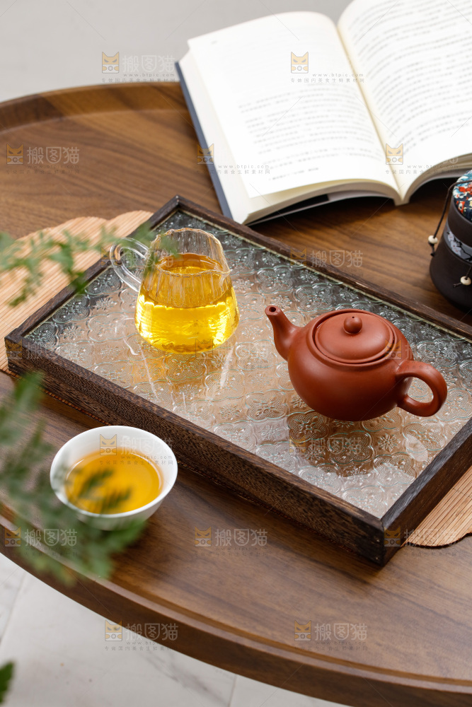 深底上的普洱茶