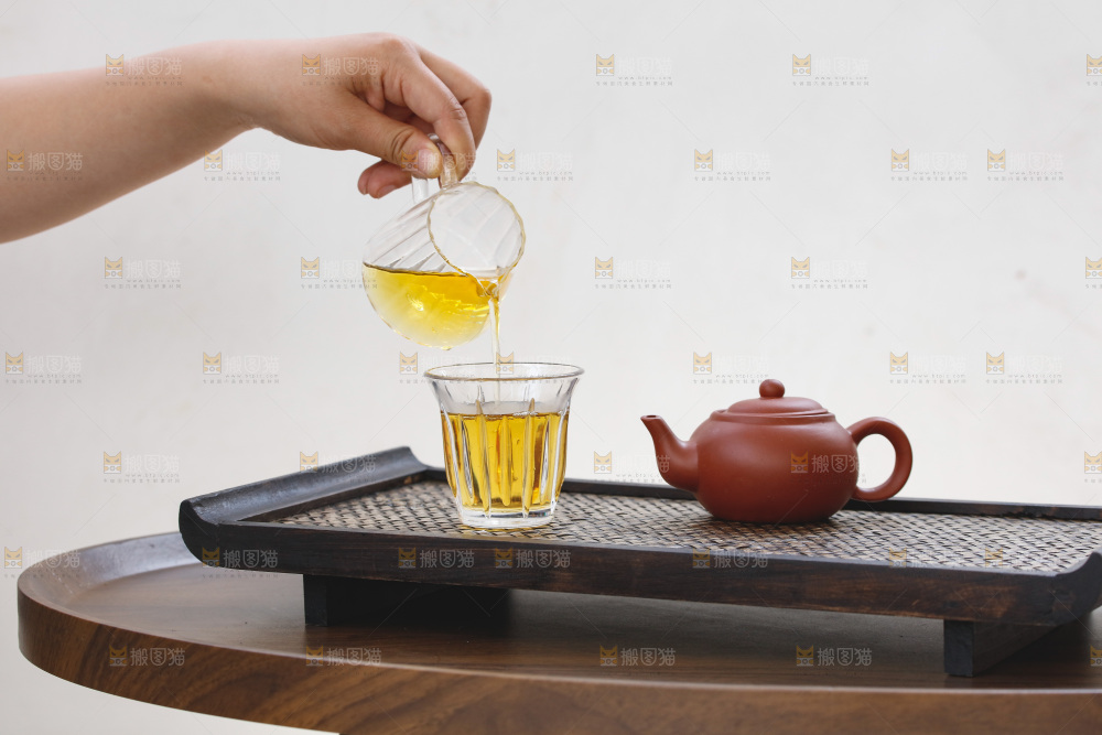 深底上的普洱茶