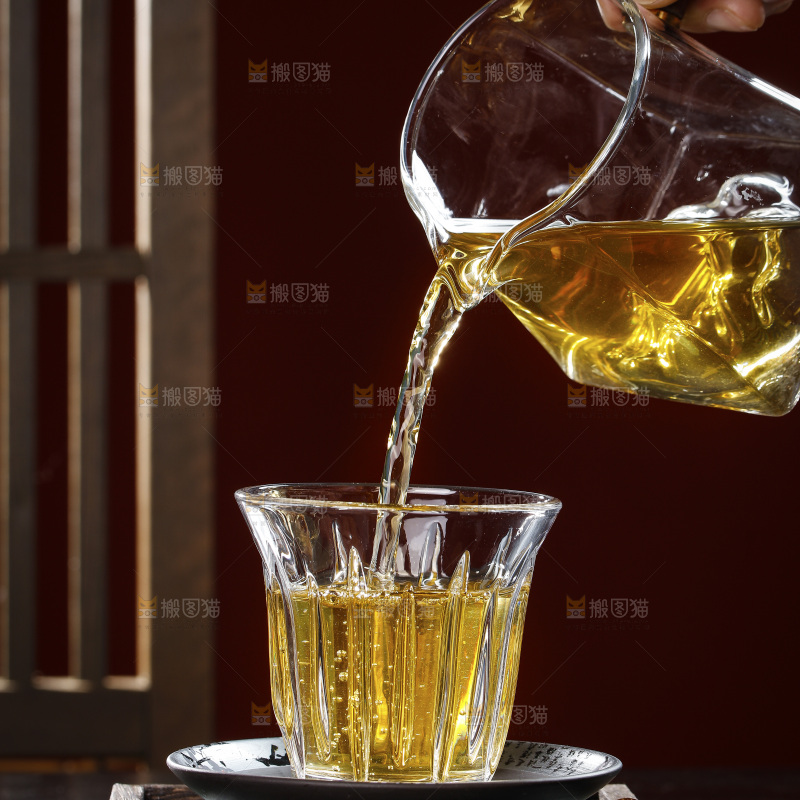 深底上的普洱茶