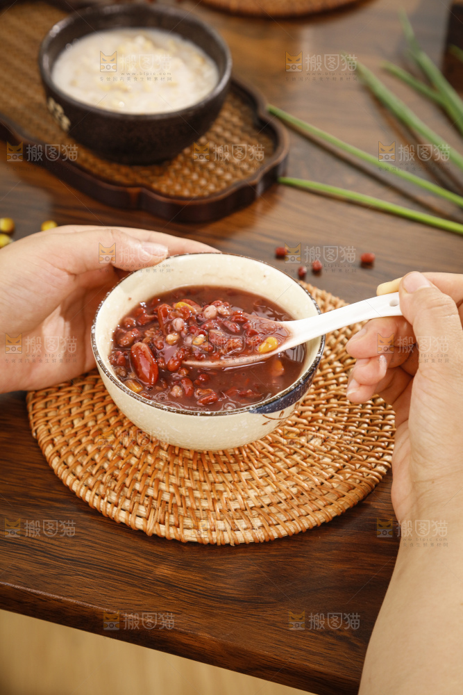 深底上的红豆粥