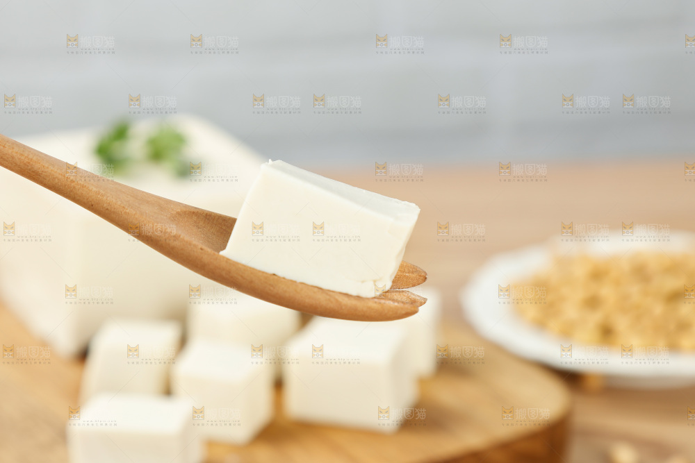 木底上的嫩豆腐