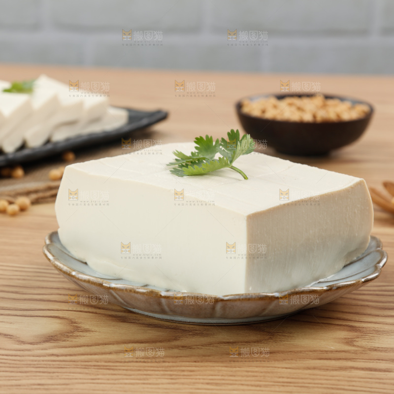 木底上的嫩豆腐