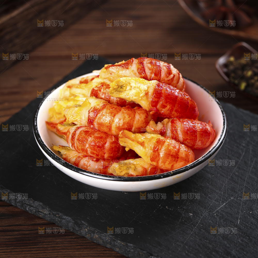 深底上的龙虾尾