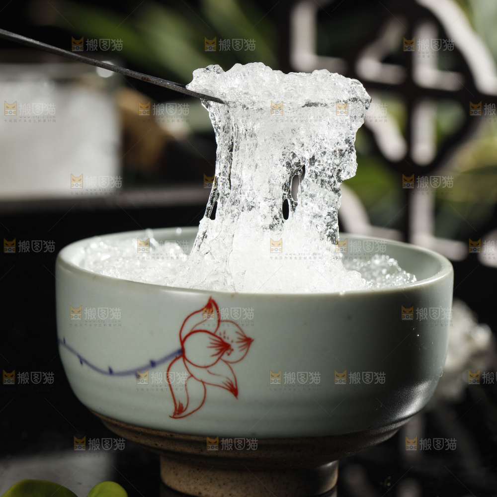 深底上的雪燕