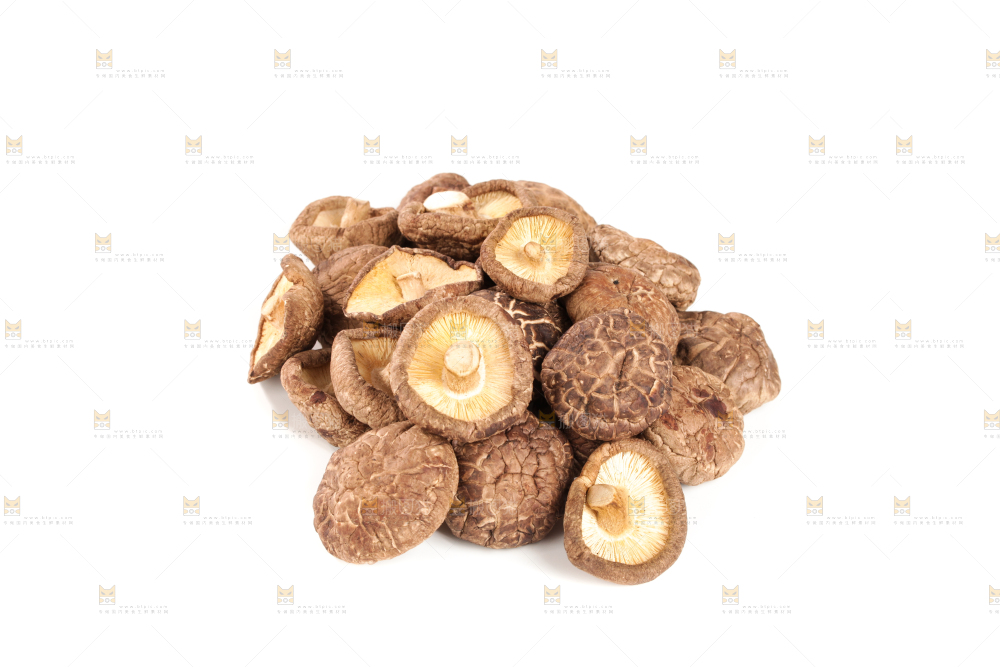 白底上的干香菇