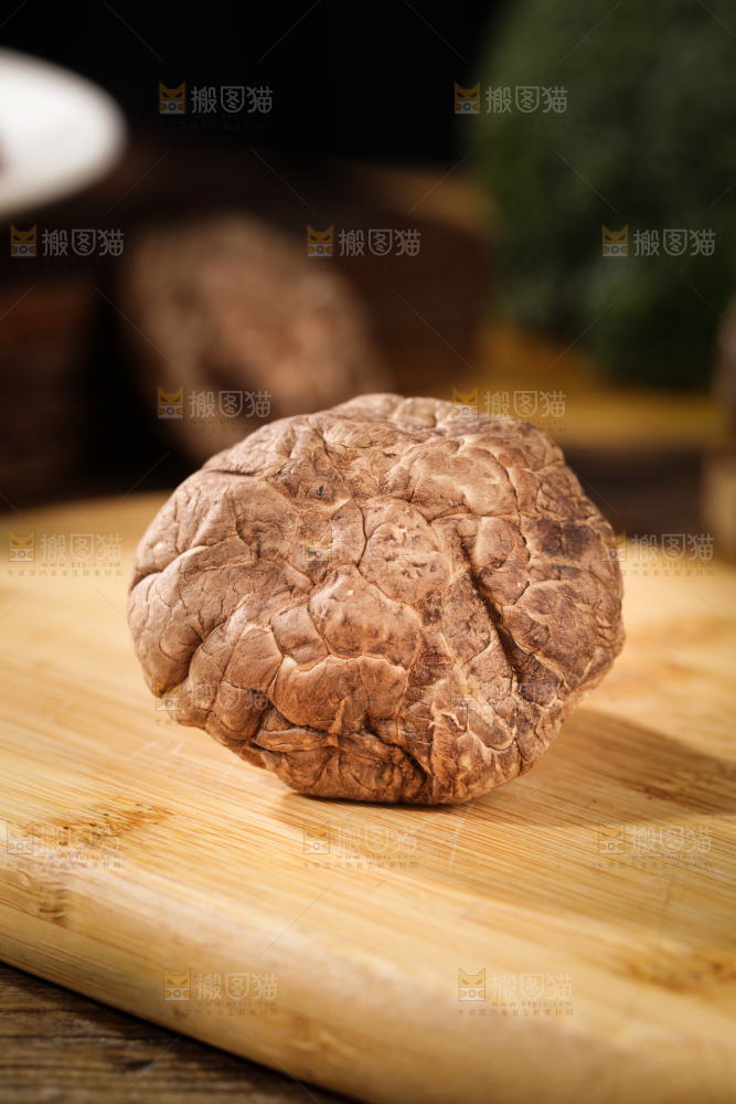 深底上的干香菇