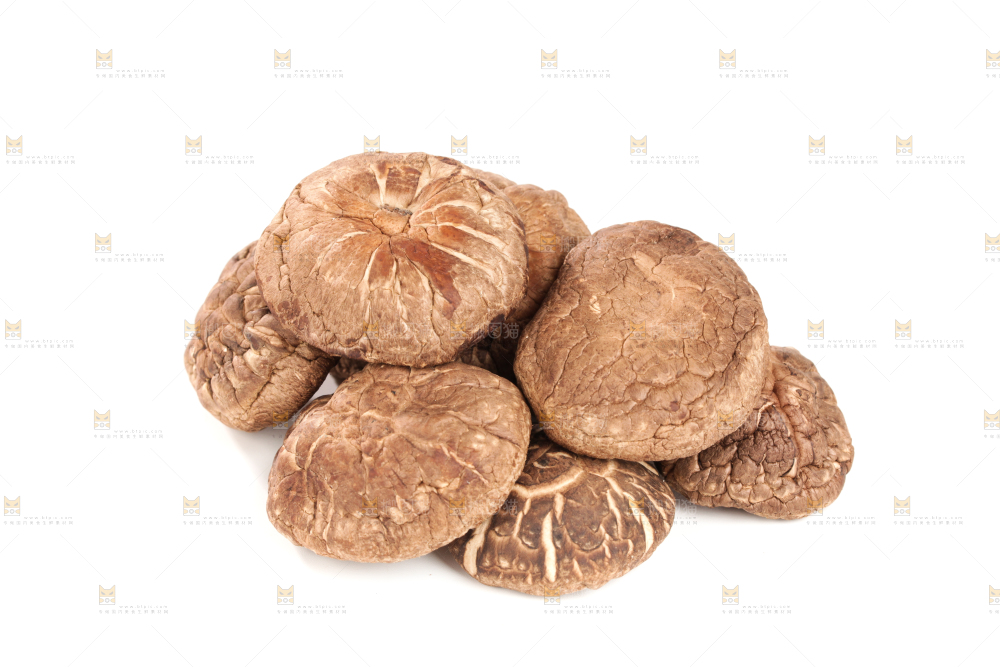 白底上的干香菇
