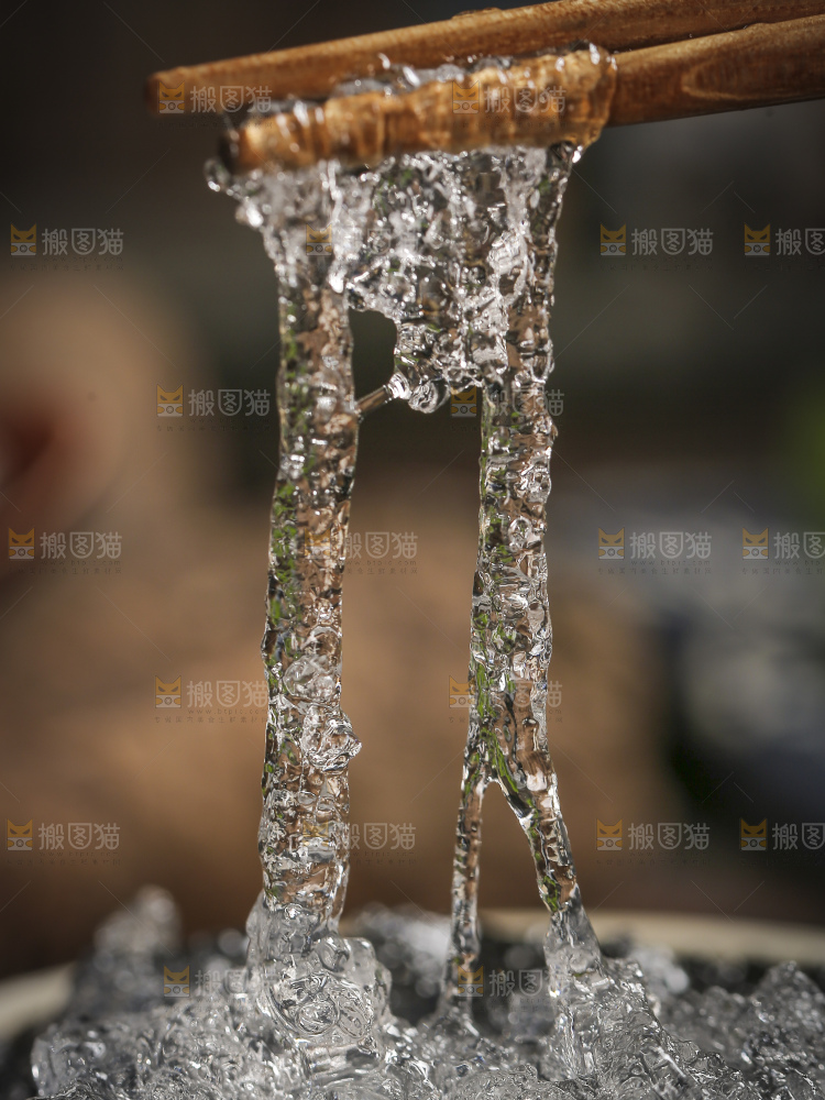深底上的雪燕