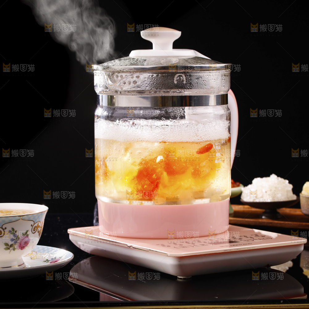 深底上的雪燕桃胶羹