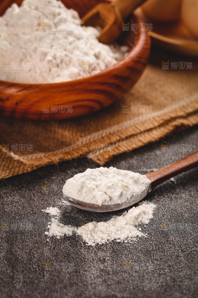 深底上的面粉