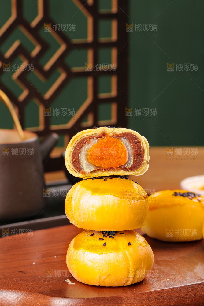 深底上的蛋黄酥