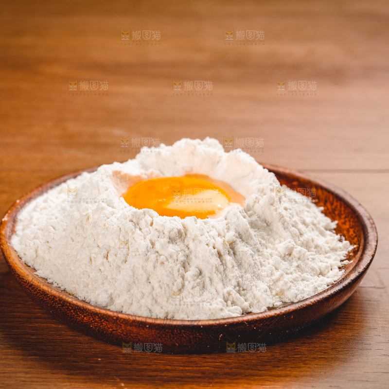 深底上的面粉