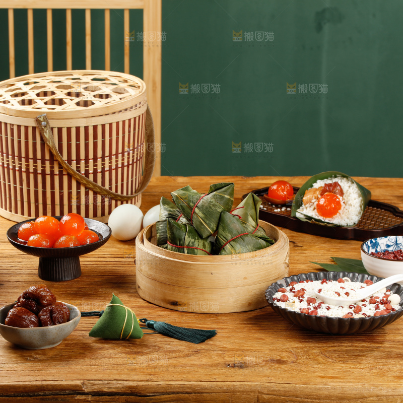 深底上的粽子制作