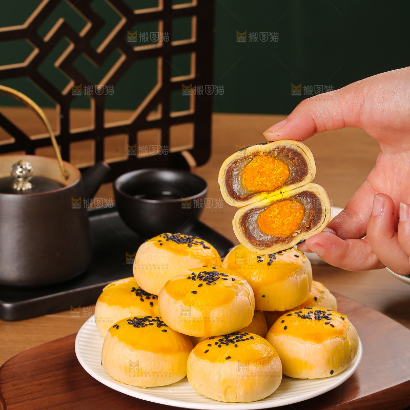 深底上的蛋黄酥